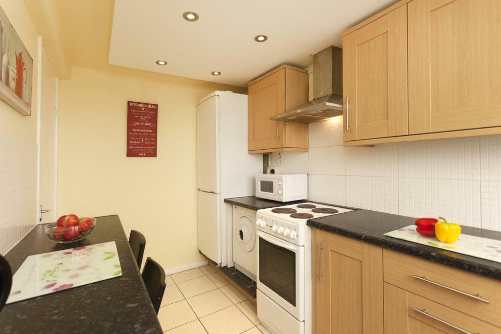 Victoria Centre Apartments In The Victoria Centre Shopping Centre - Nottingham City Centre - 24 Hour Access - Most Central Location, Lounge, Kitchen, Washing Machine - Opposite Hilton By Restaurants & Shops - Outdoor Parking Cars Or Vans Five Pounds エクステリア 写真